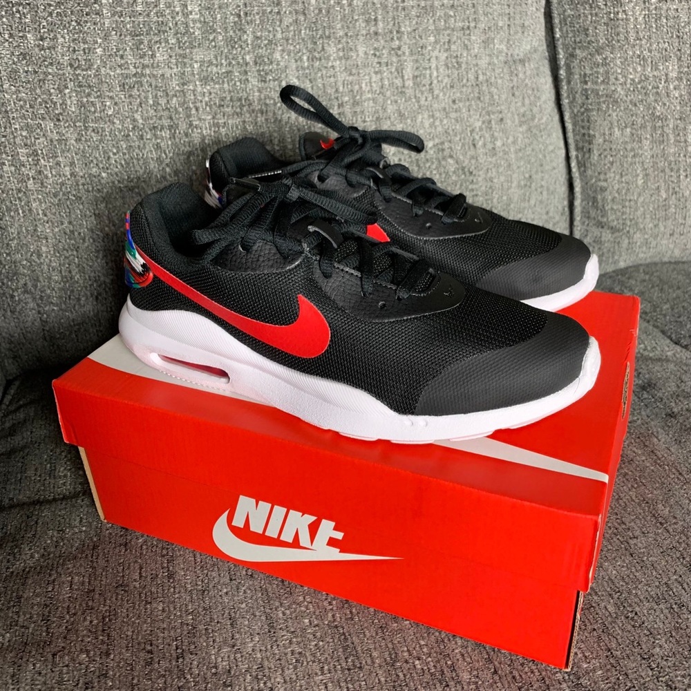 Nike Air Max Oketo GS Black/University Red Size 6Y